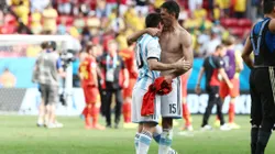 Lionel Messi junto a Martín Demichelis en el Mundial 2014 con la Selección Argentina