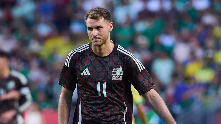 Santiago Giménez, delantero de la Selección Mexicana.