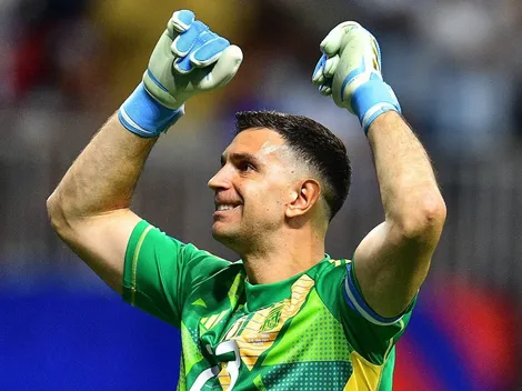 El curioso corte de pelo de Dibu Martínez: por qué dice SA en su nuca