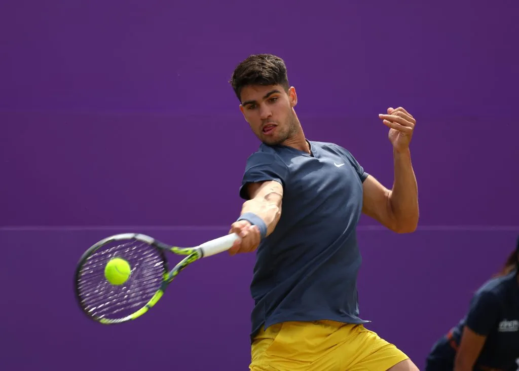 Carlos Alcaraz quedó eliminado en segunda ronda de Queens. (Foto: IMAGO / Action Plus).
