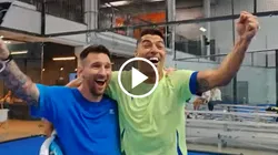 Messi y Suárez se divierten con el pádel.