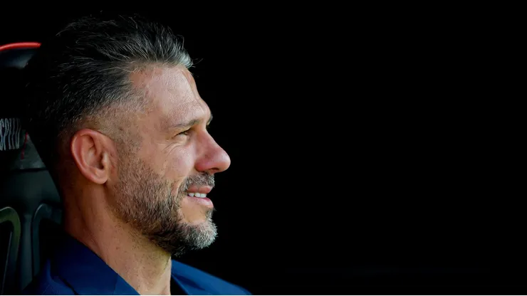 El DT aprovechó su estadía en Marbella para visitar el entrenamiento de Málaga.