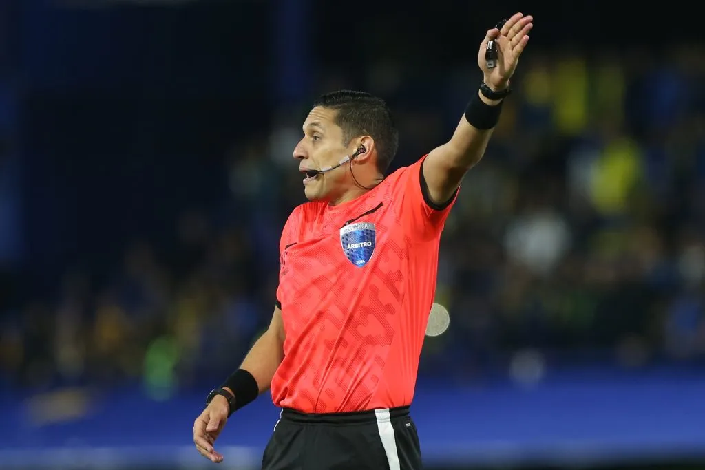 El venezolano Jesús Valenzuela arbitrará el partido inaugural entre Argentina y Canadá.