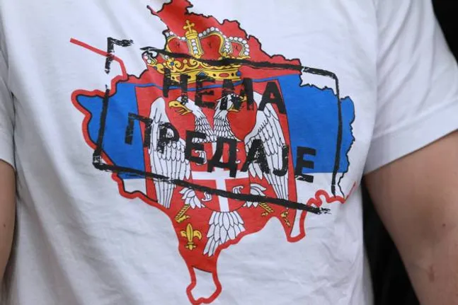 Los mensajes políticos impulsados por los fanáticos no caen bien en UEFA.