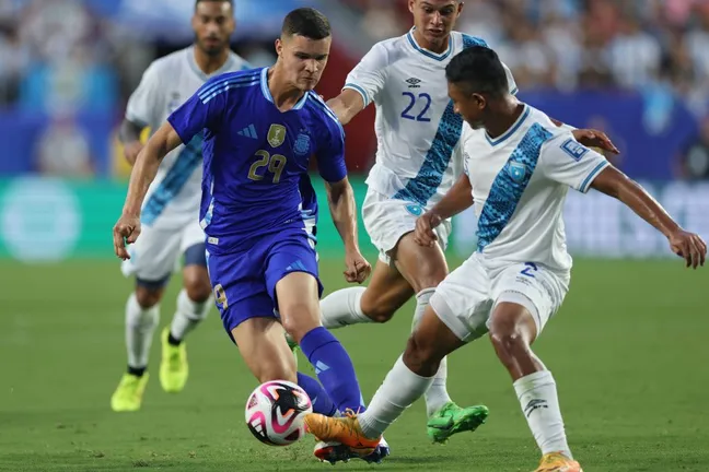 Valentín Carboni se ganó un lugar en la Copa América y es lo que Inter usaría para venderlo.