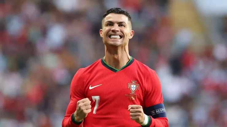 Cristiano Ronaldo sigue en carrera con Portugal.