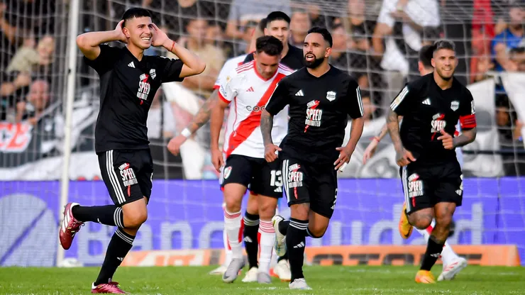 González Pirez, repudiado por los hinchas de River tras la derrota ante Riestra