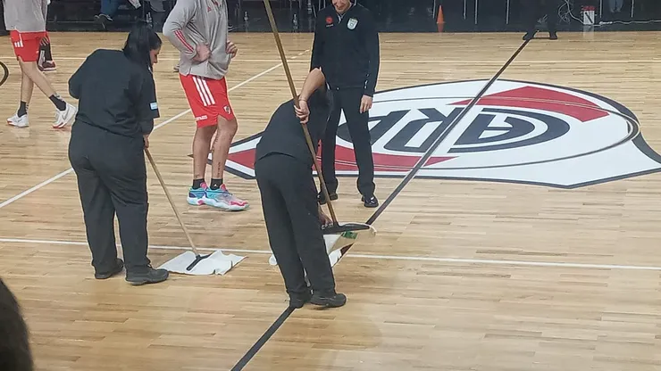 Insólita suspensión del partido de River en básquet.