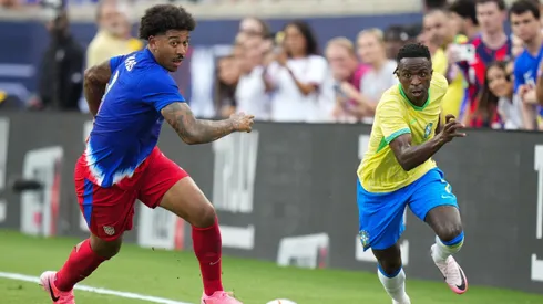 Vinícius Júnior ante Chris Richards.