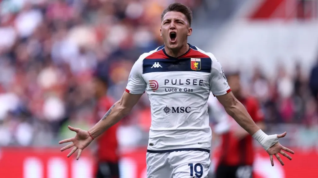 Retegui terminó jugando 5 de los últimos 6 partidos con Genoa y le marcó un gol a Milan (IMAGO / Marco Canoniero).