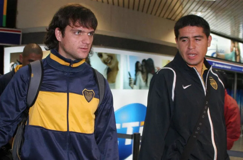 Marino junto a Riquelme, previo al partido de Copa Libertadores ante Libertad de Paraguay.