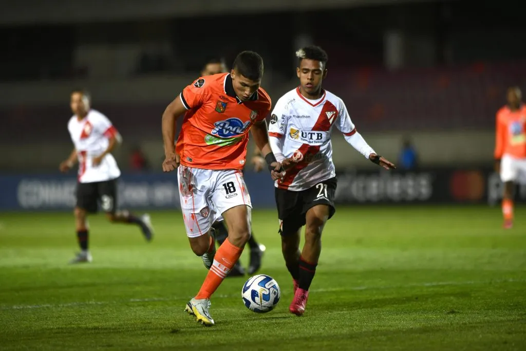 Moisés Paniagua defendiendo la camiseta de Always Ready. (IMAGO / Photosport)