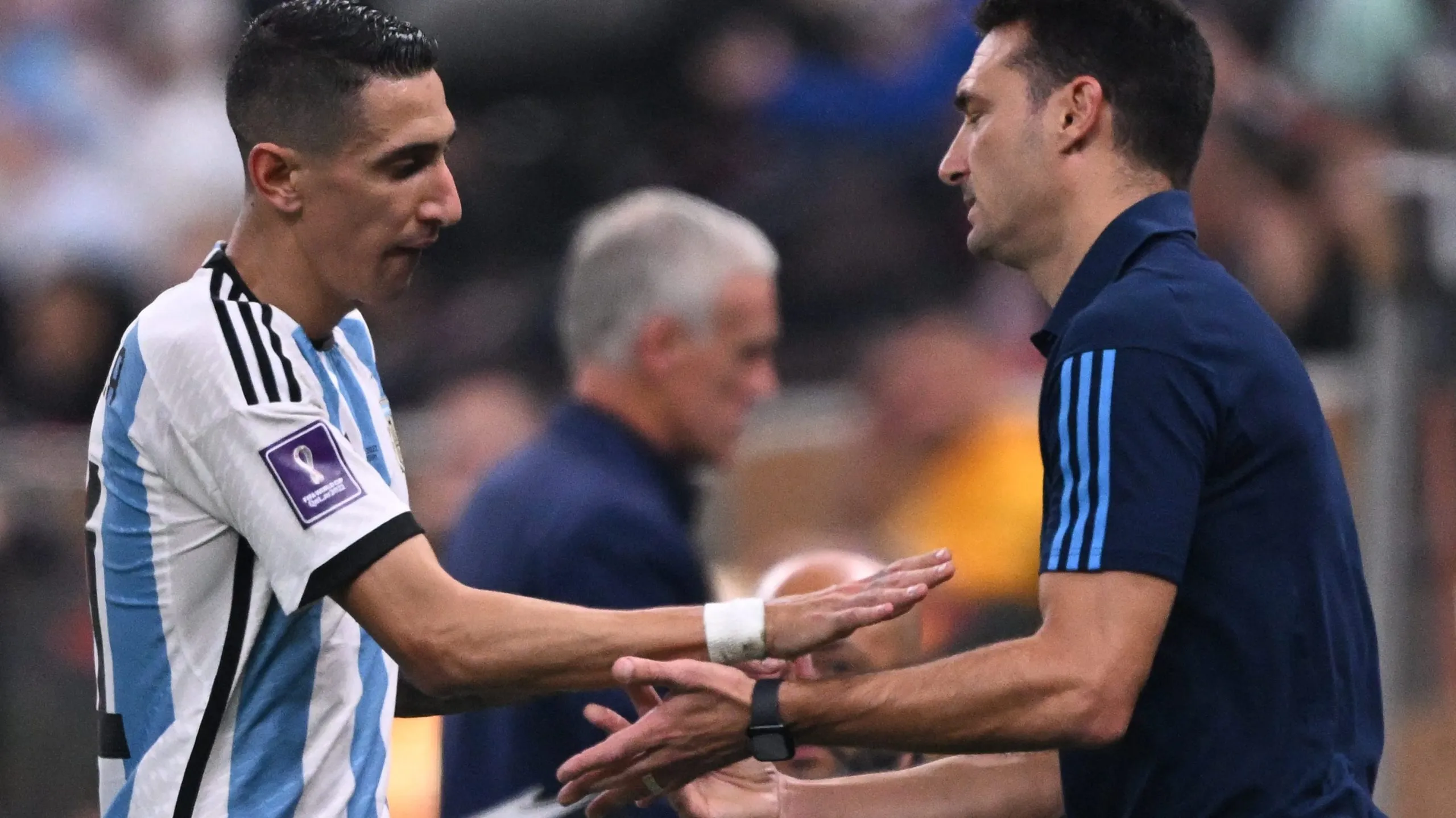 Ángel Di María y Lionel Scaloni en la Final de la Copa del Mundo de Qatar 2022.