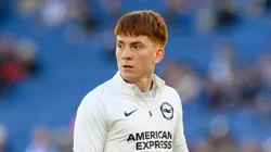 Mientras el ex Boca entrena con la Selección Argentina, Brighton define quién será su nuevo entrenador.