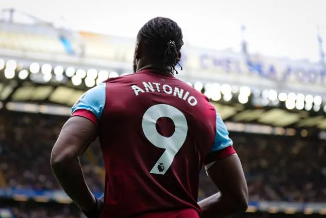 Michail Antonio también se bajó de la convocatoria de la Selección.