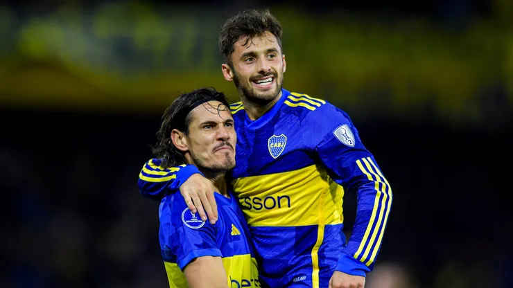 Cavani y Saracchi, jugadores de Boca.