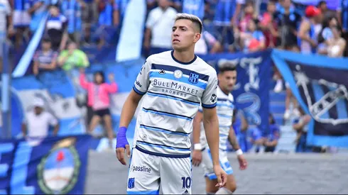 Adrián Fernández con la camiseta del Candombero.
