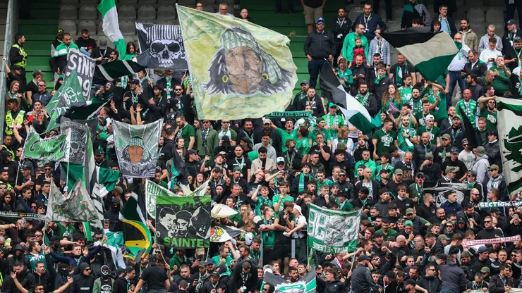 Saint-Étienne jugará en la Ligue 1 tras vencer en el cruce de la promoción al Metz.