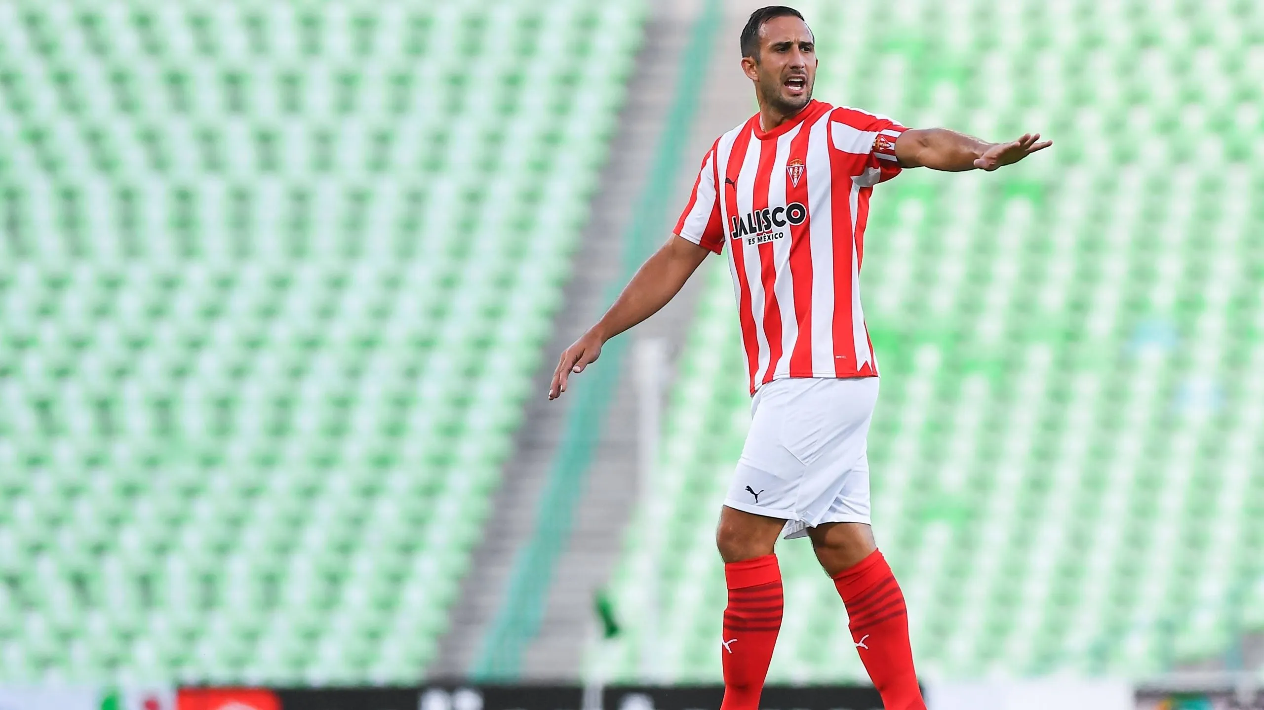 Carlos Izquierdoz en el Sporting de Gijón.