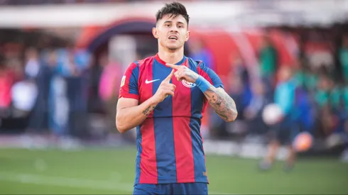 Adam Bareiro festejando un gol en San Lorenzo.