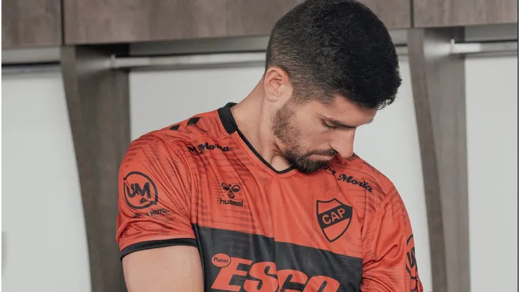 Platense y una camiseta especial para enfrentar a Boca.