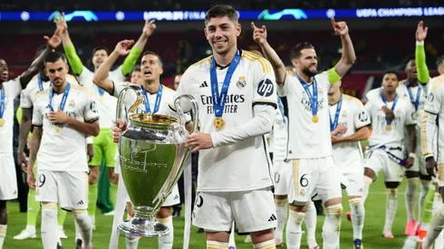 Federico Valverde levantó su segunda Champions.
