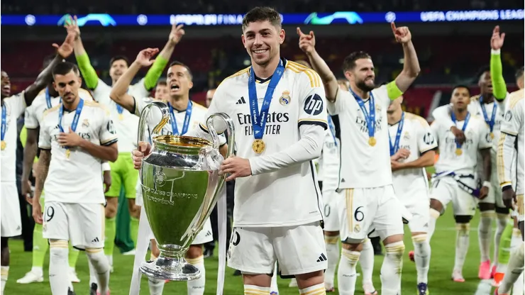 Federico Valverde levantó su segunda Champions.