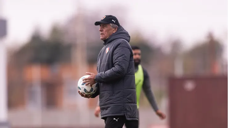 El exentrenador de seleccionados juveniles de Argentina asumió en Independiente como interino.