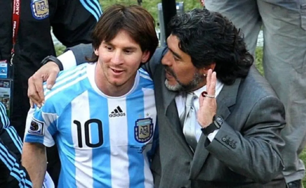Lionel Messi y Diego Armando Maradona durante la Copa del Mundo 2010.
