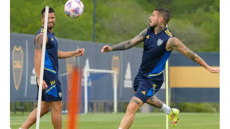 Benedetto detalló como fue el viaje a Abu Dhabi compartido entre Boca y Racing