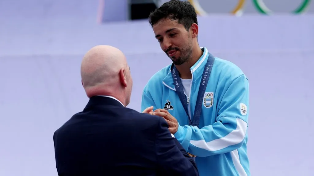 Gianni Infantino, presidente de la FIFA, junto al Maligno Torres.
