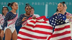 Simone Biles, junto a sus compañeras del equipo de Estados Unidos.
