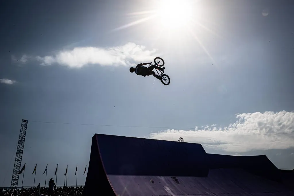 El Maligno Torres en plena performance olímpica (IMAGO)