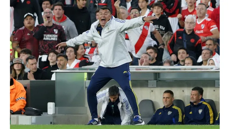 Se filtró la situación que tiene desesperado a Almirón en Boca