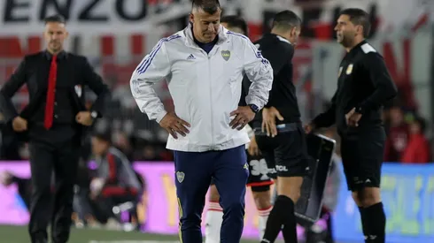 Jorge Almirón y una situación inédita: cuenta con 14 bajas.