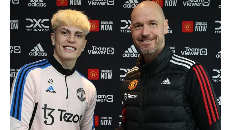 ¿Qué les dijo? El entrenador de Manchester United recibió a la familia de Garnacho