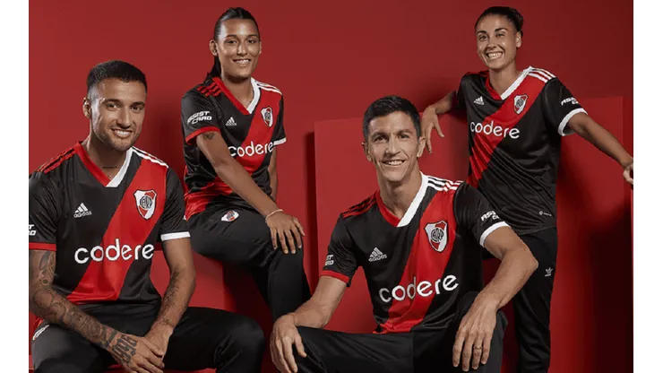 River Plate lanzó su nueva camiseta.