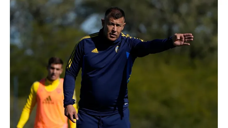 "No llegarán al Superclásico": la durísima noticia que recibió Almirón en Boca