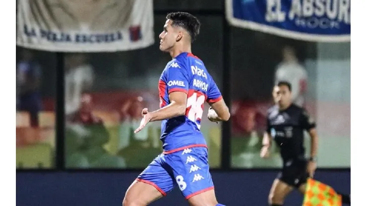 El festejo de Blas Armoa en el gol de la victoria.