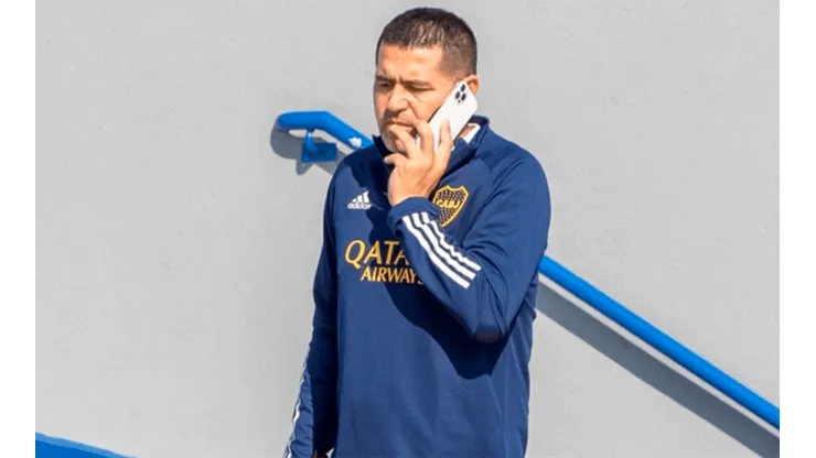 Riquelme se comunicó con Claudio Aquino.