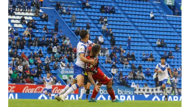 Vélez y Barracas no se sacaron diferencias en el Amalfitani en un partido con polémicas