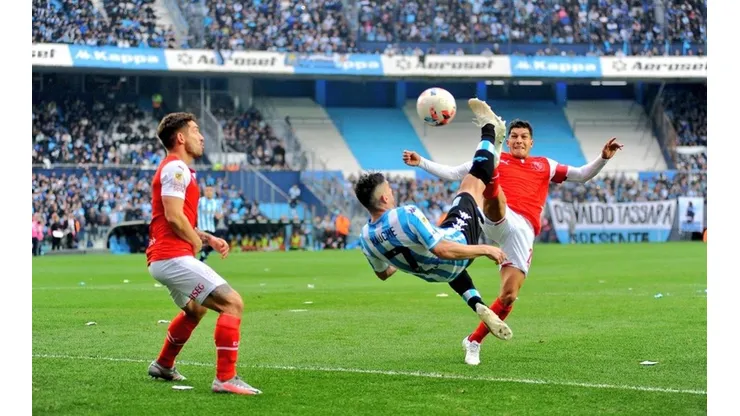 Racing viene de ganar el último "Clásico de Avellaneda".