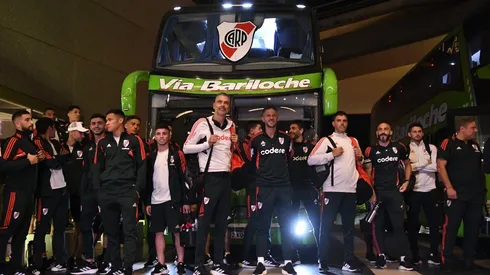 VIDEO | Locura total: River llegó a Rosario bajó un impactante recibimiento