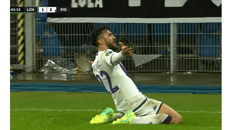 González festejando su tanto en Polonia.