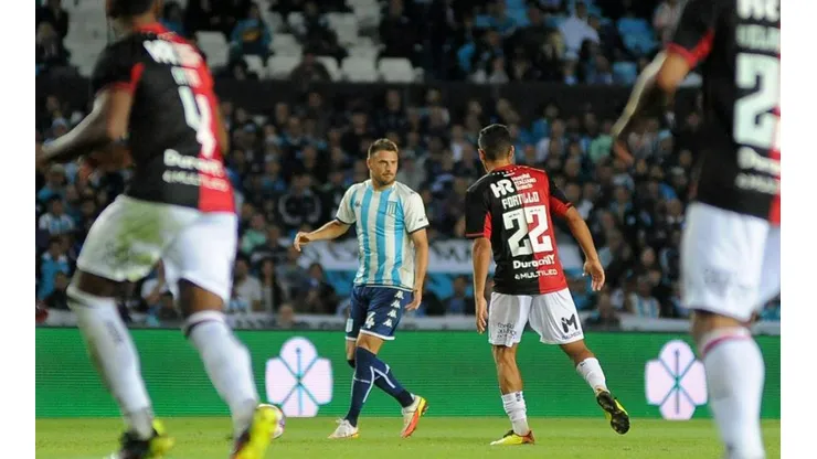 Racing no estuvo fino y llegará herido al clásico: perdió ante Newell's en Avellaneda