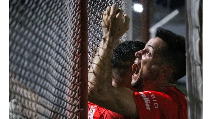 El festejo alocado de los jugadores de Instituto.