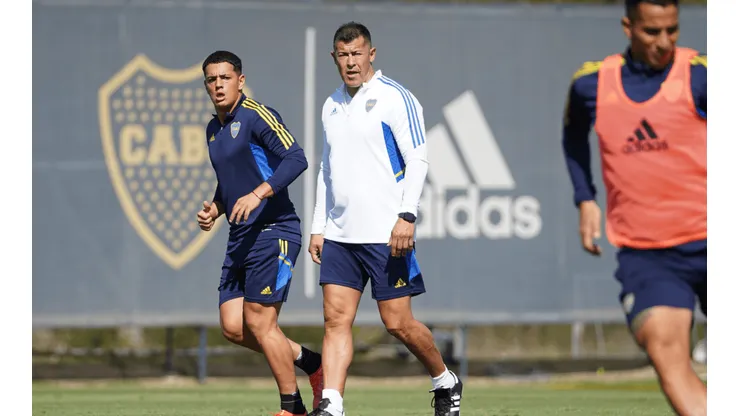 Un jugador de Boca "se fastidió" y Almirón le puso los puntos: "Acá nadie más se queja"