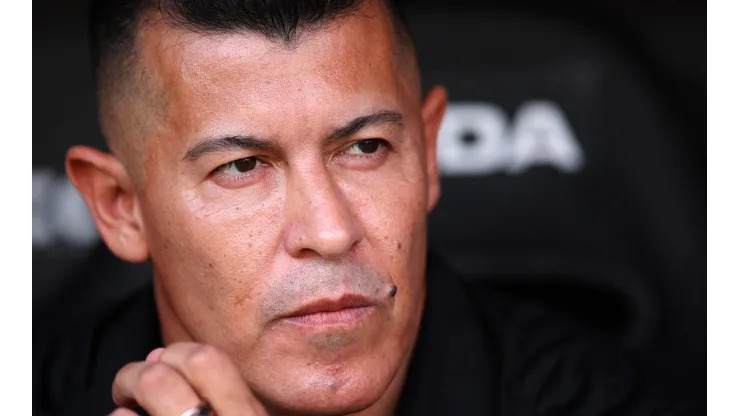 Jorge Almirón, la carta de Riquelme para suceder a Ibarra.