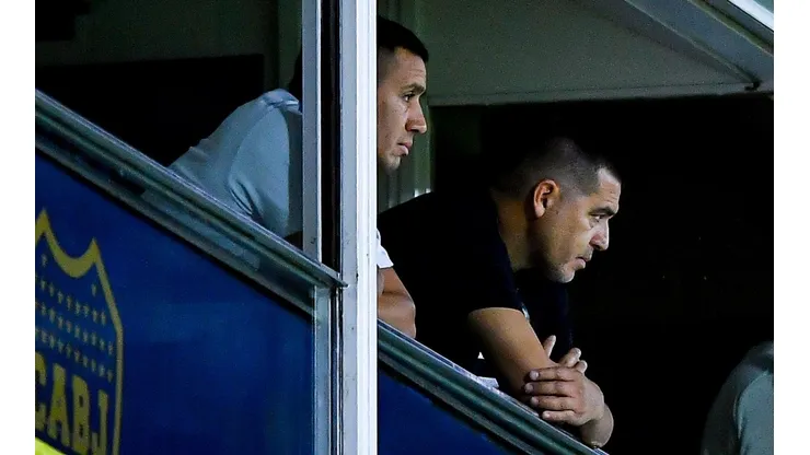 Boca y Riquelme le pusieron plazo a la elección del DT: los dos nombres que siguen en carrera y el "tapado"