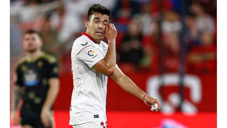 Se conoció el motivo de la expulsión de Marcos Acuña y estallaron en Sevilla